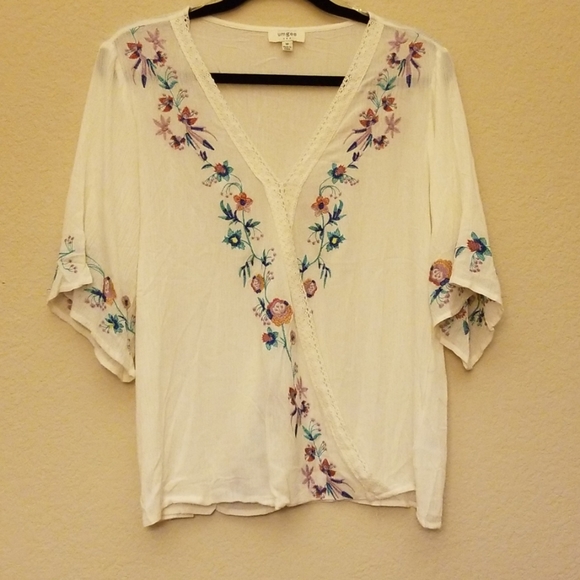 Off-White Embroidered Top with Crochet Trim - Picture 2 of 2